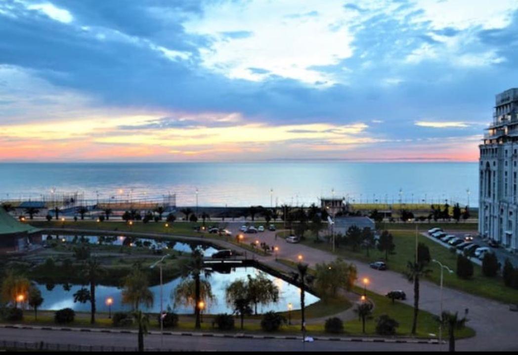 Gorgiladze Black Sea Apartment Батуми Екстериор снимка